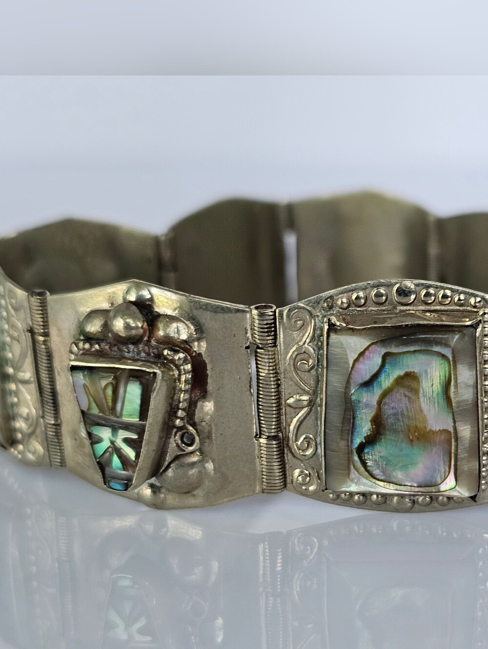 Vintage Hand Carved Abalone & Mother of Pearl Panel Bracelet! - Picture 2 of 7